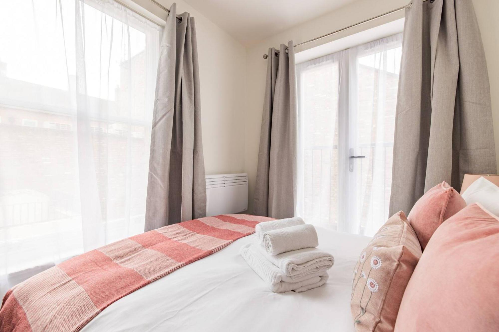 לונדון Wild Roses Serviced Apartments - Chelsea מראה חיצוני תמונה