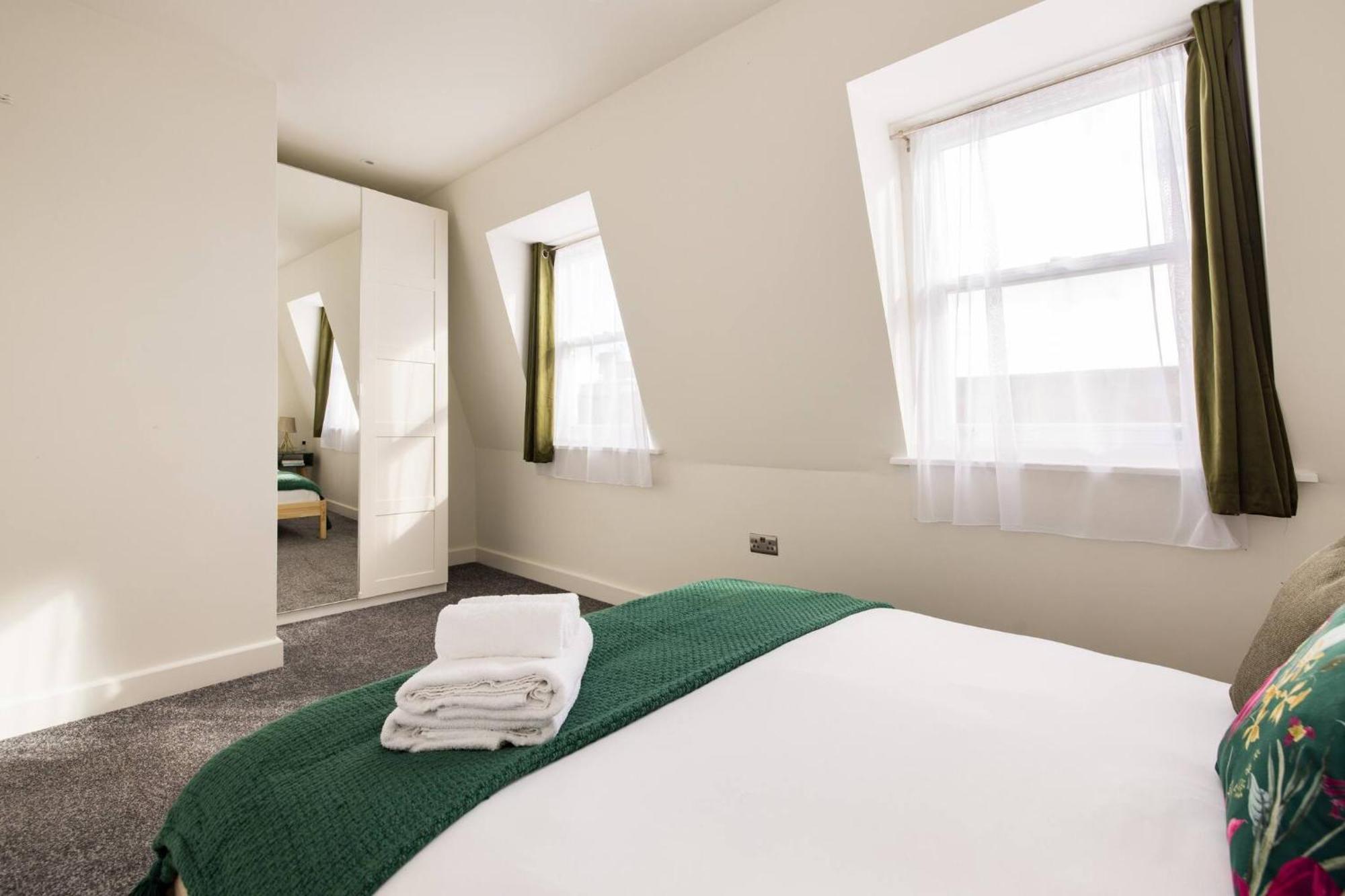 לונדון Wild Roses Serviced Apartments - Chelsea מראה חיצוני תמונה