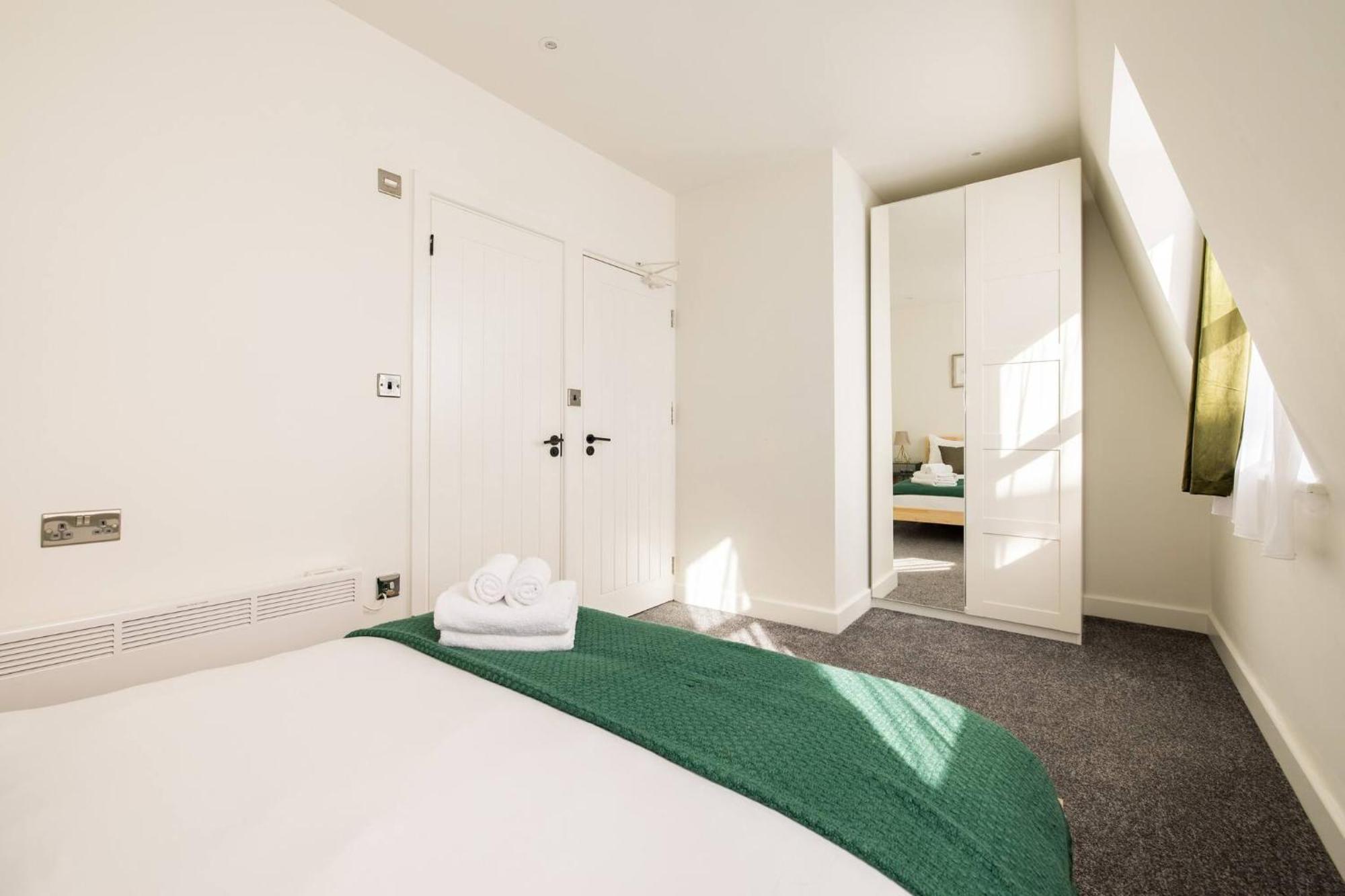 לונדון Wild Roses Serviced Apartments - Chelsea מראה חיצוני תמונה